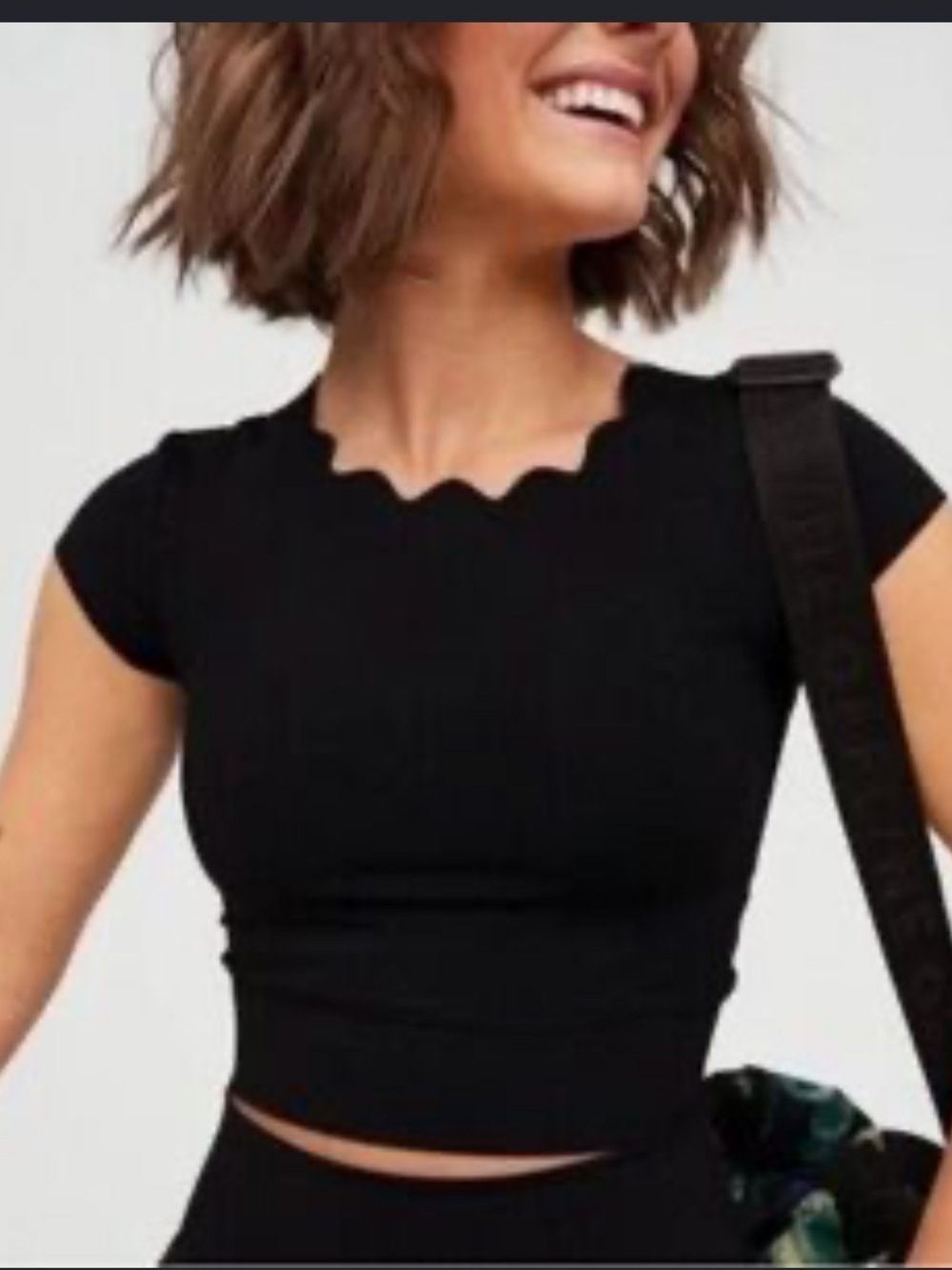 Aerie Black Cropped Scalloped Neckline Fitted Workout Cap Sleeve Top